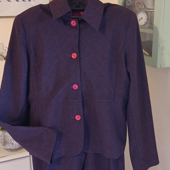 NWT. Courtenay Two Piece Brown Suit. - Picture 2 of 15